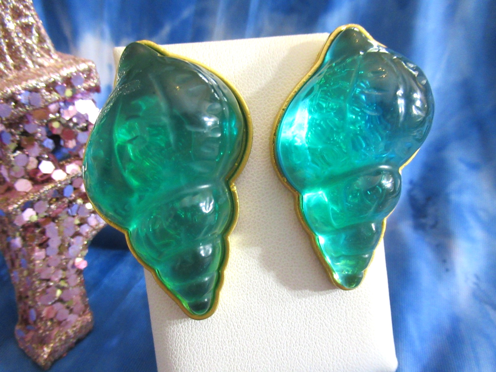 Gripoix Style Seashell Earrings Jelly Resin Gold Runway Statement Conch Shell