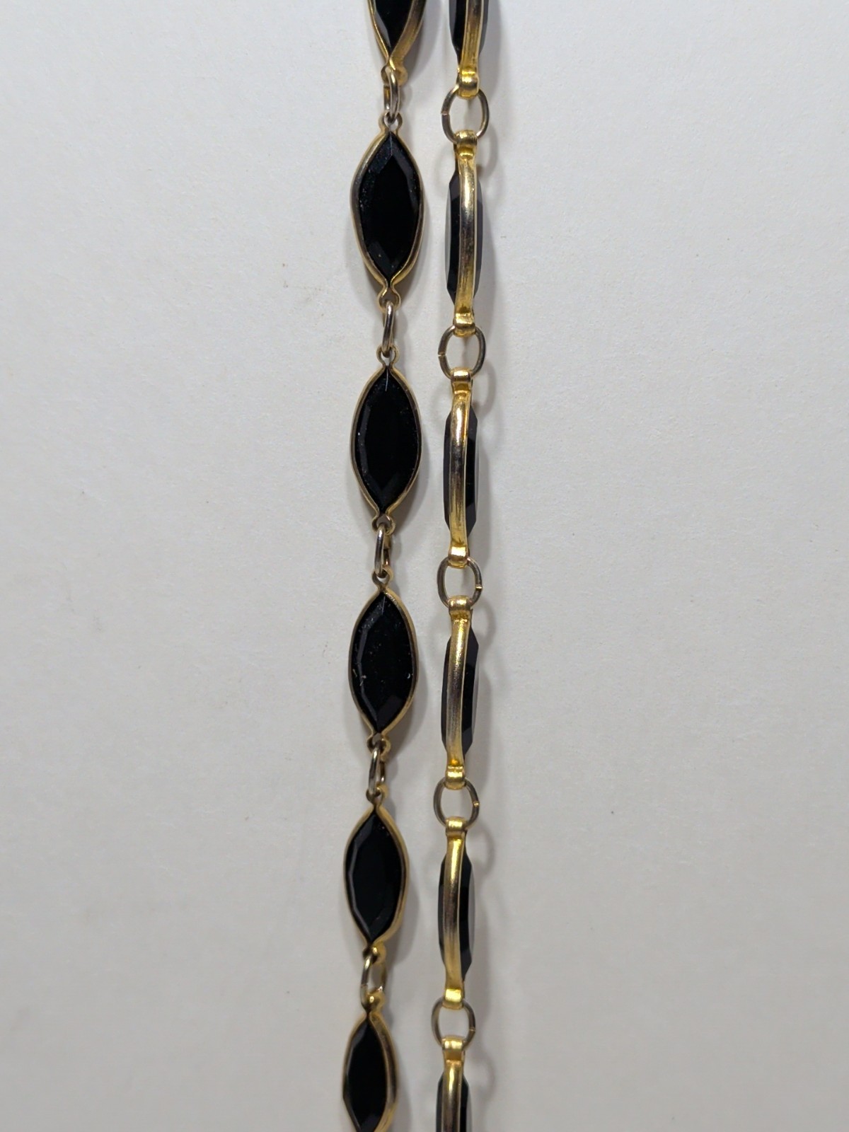✨VINTAGE✨ 29″ Goldtone Black Stones / Rhinestones Metal Links Necklace Costume