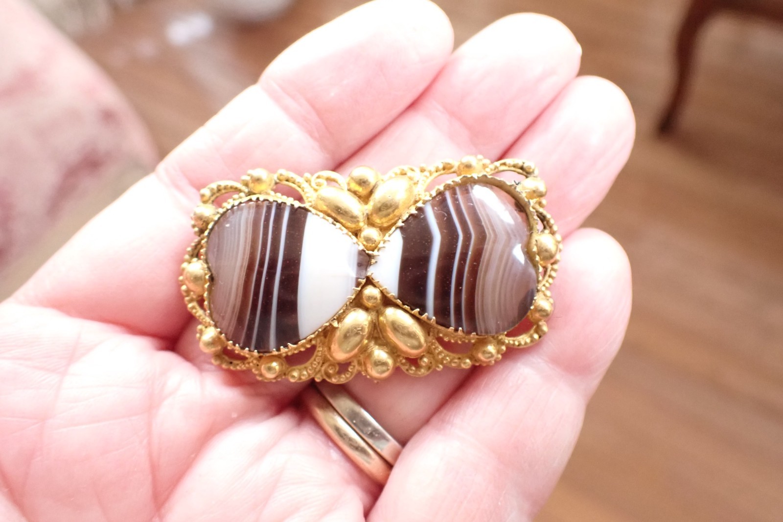 Victorian Antique Gilt Metal Scottish Banded Agate Double Heart Brooch
