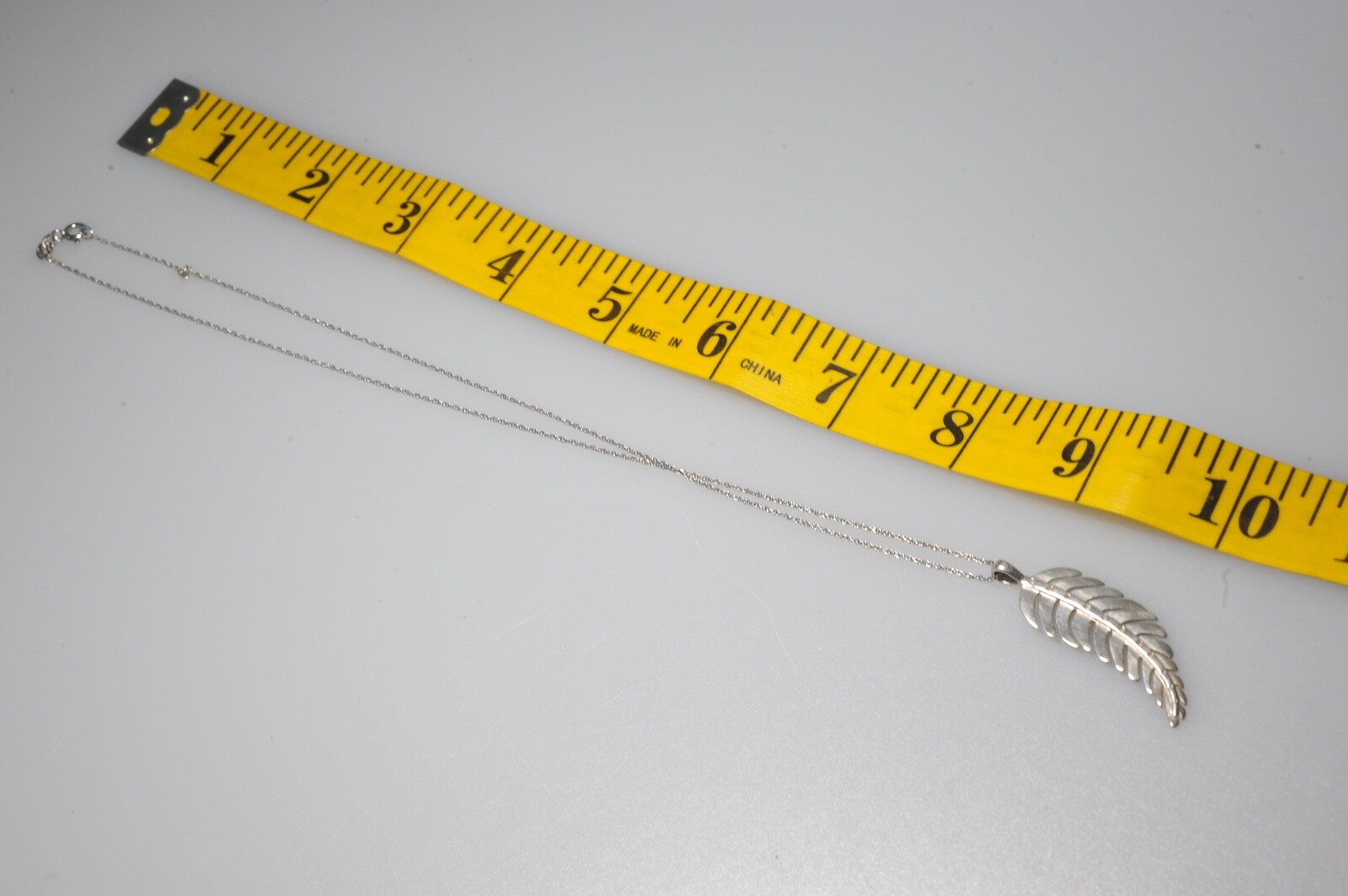 vtg 925 sterling Silver Feather Pendant necklace Curved sw style BEAUTIFUL LF9