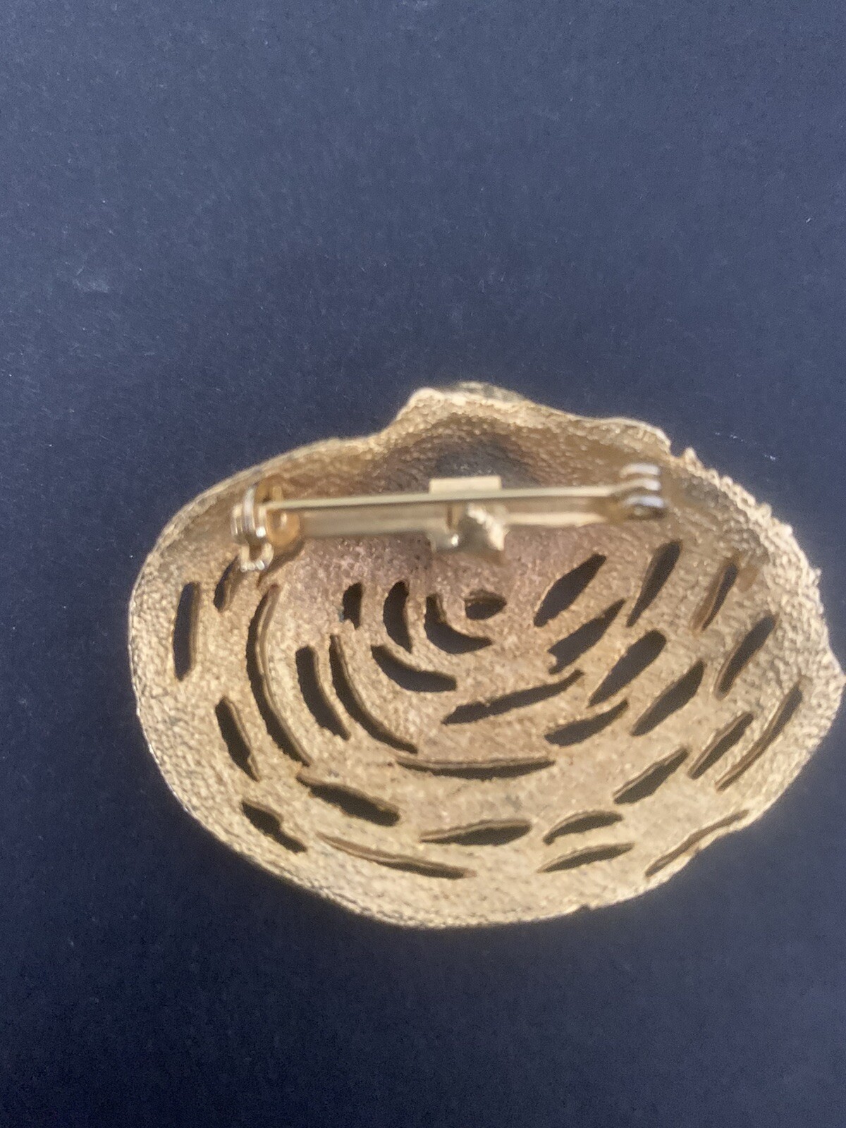 Vintage Gold Tone Seashell Brooch with Rine Stones and Faulx Pearl
