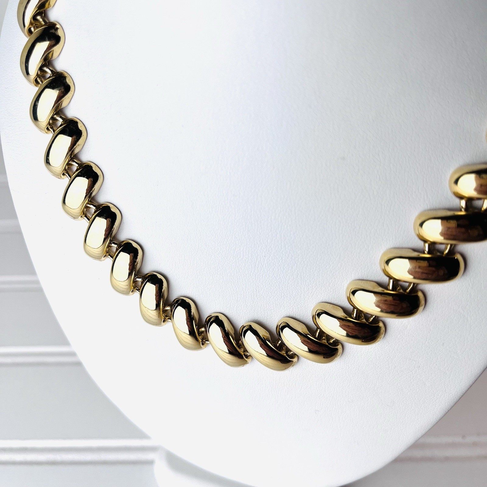Vtg Collar Necklace 17” Choker – Bold Gold Lozenge Links – 1990s – Retro Classic