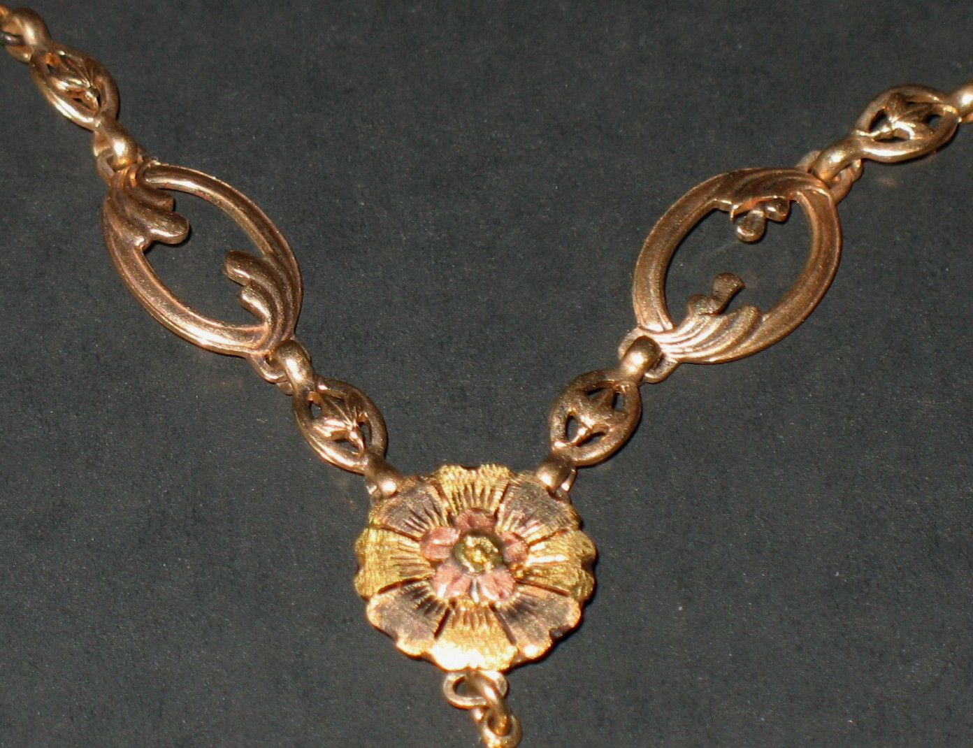 Fabulous Victorian 10k 2 Color Gold Necklace W/Gemstone Black Onyx 12″ Chain
