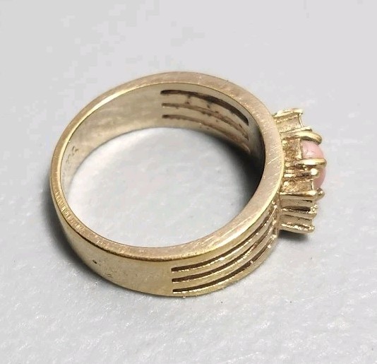 Avon Pink Stone Ring W/ clear Rhinestones Size 6-7 Gold Color
