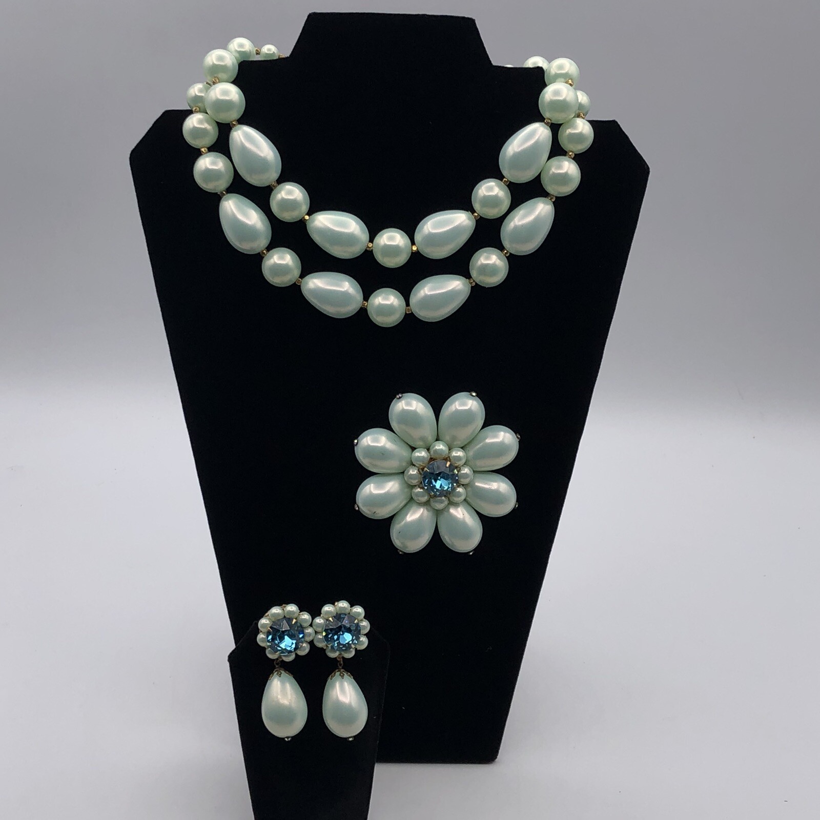 Vintage 1960’s Sea Mist Choker Earrings And Brooch Costume Jewelry Set
