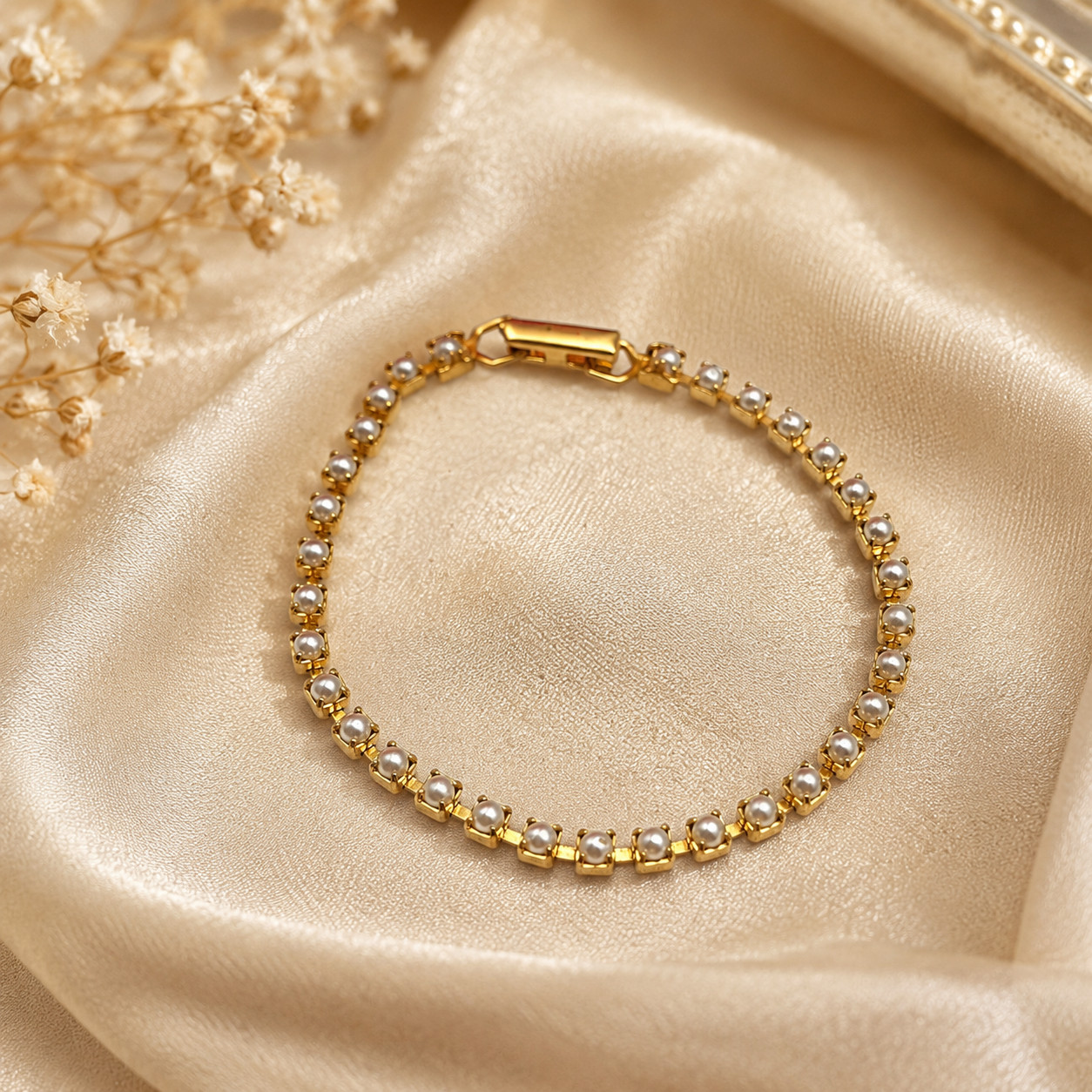 Gold Tone Faux Pearl Tennis Bracelet 7 In Fold Over Clasp Classic Elegant Vtg.