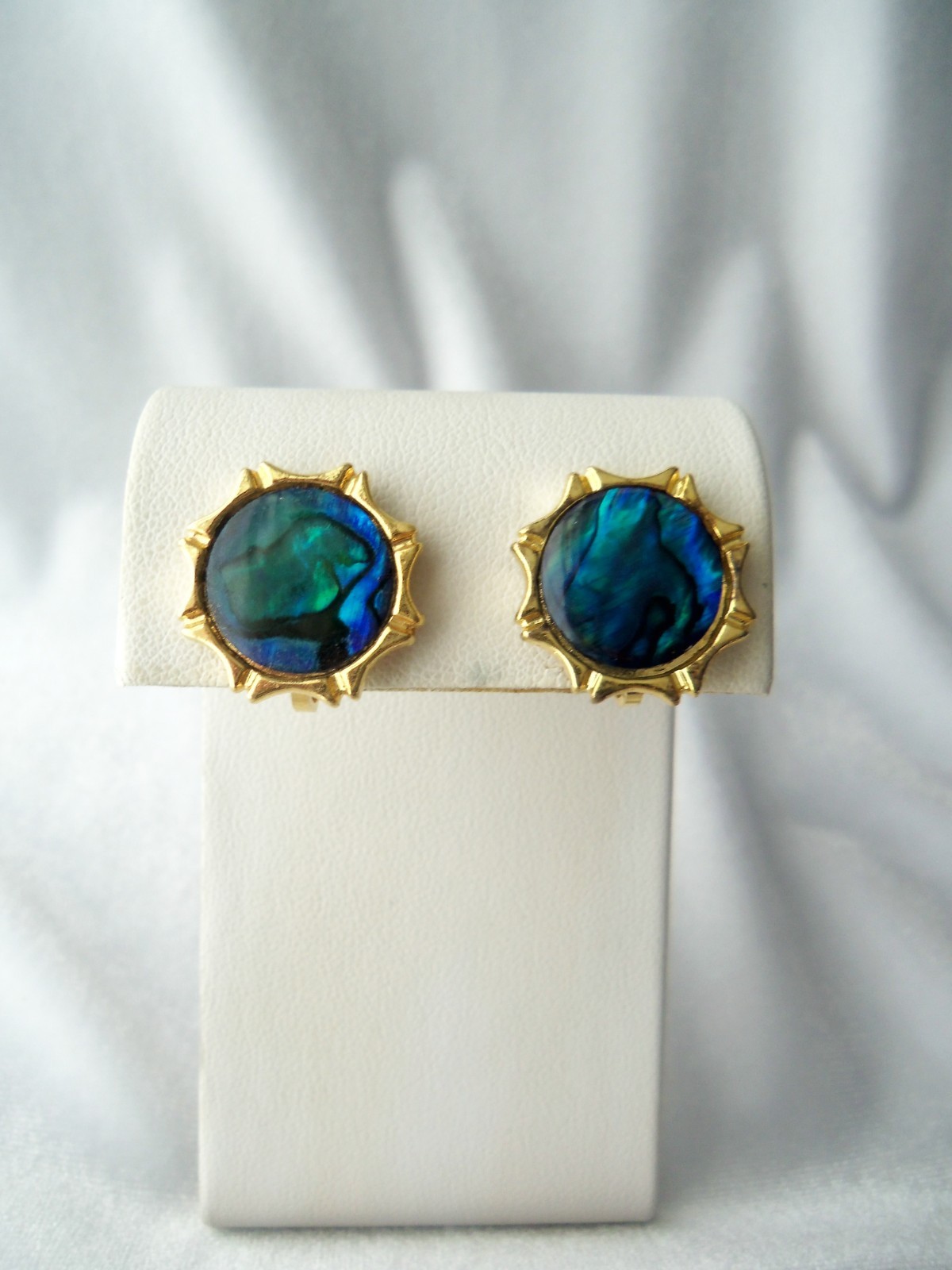 Vintage Paua Abalone Shell Round Flat Cabochon Gold Tone Clip On Earrings