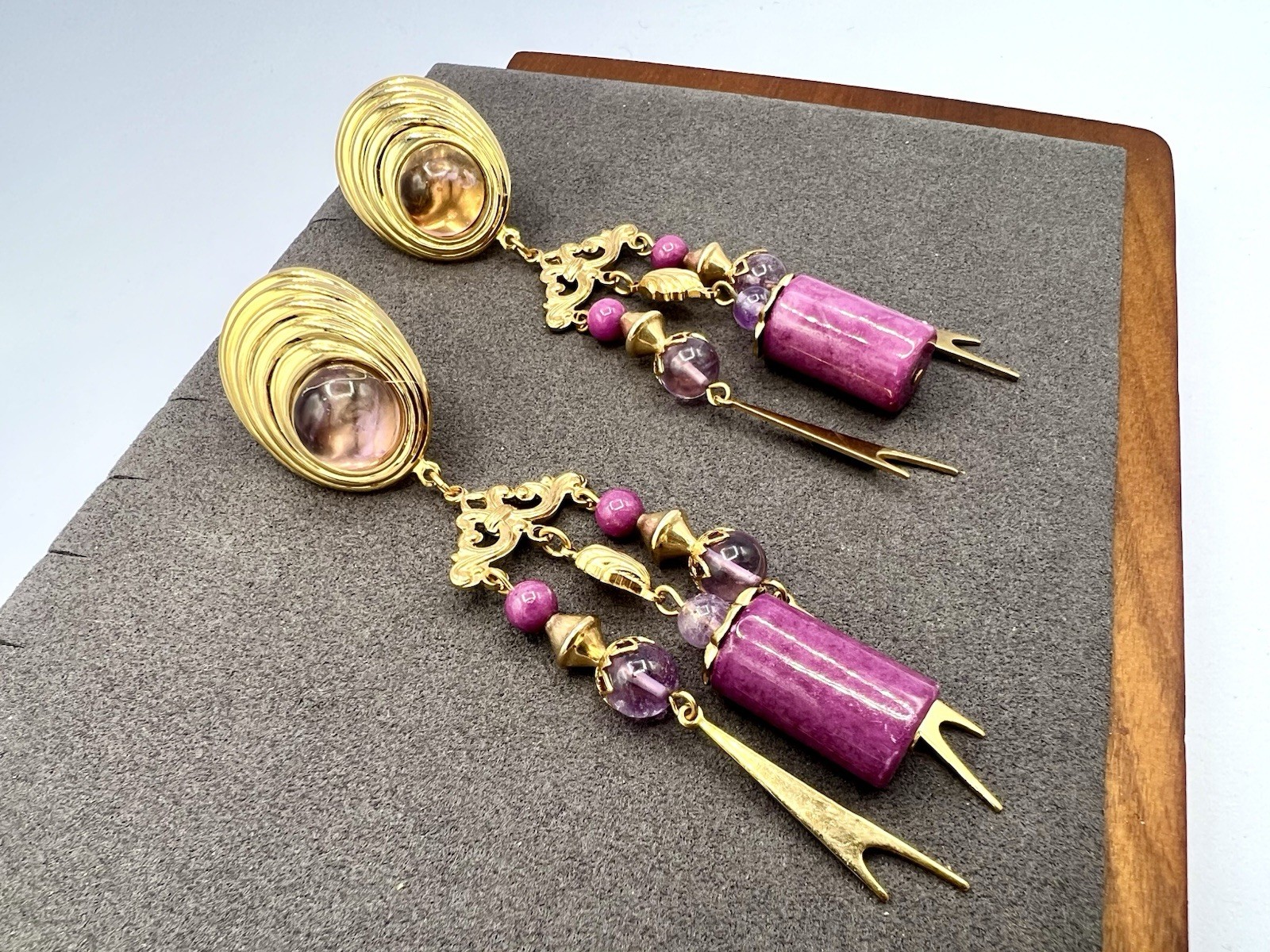 Vintage 1980s Saks NOS Gold Amethyst Fuchsia Chandelier Spikes Earrings RO-DO SI