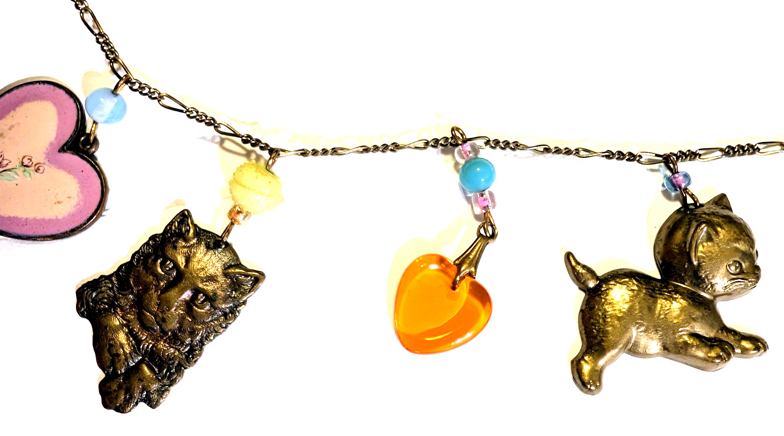 VTG GLASS WORKS STUDIO 30″ Dangling Charm Necklace 20 Dangles Hearts & Cats 😽 ❤