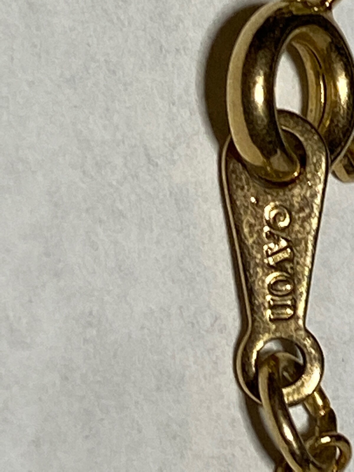 Avon Signed Vintage Golden 19 3/4″ Necklace w/ Cala Lily Flower 3″ Dangles
