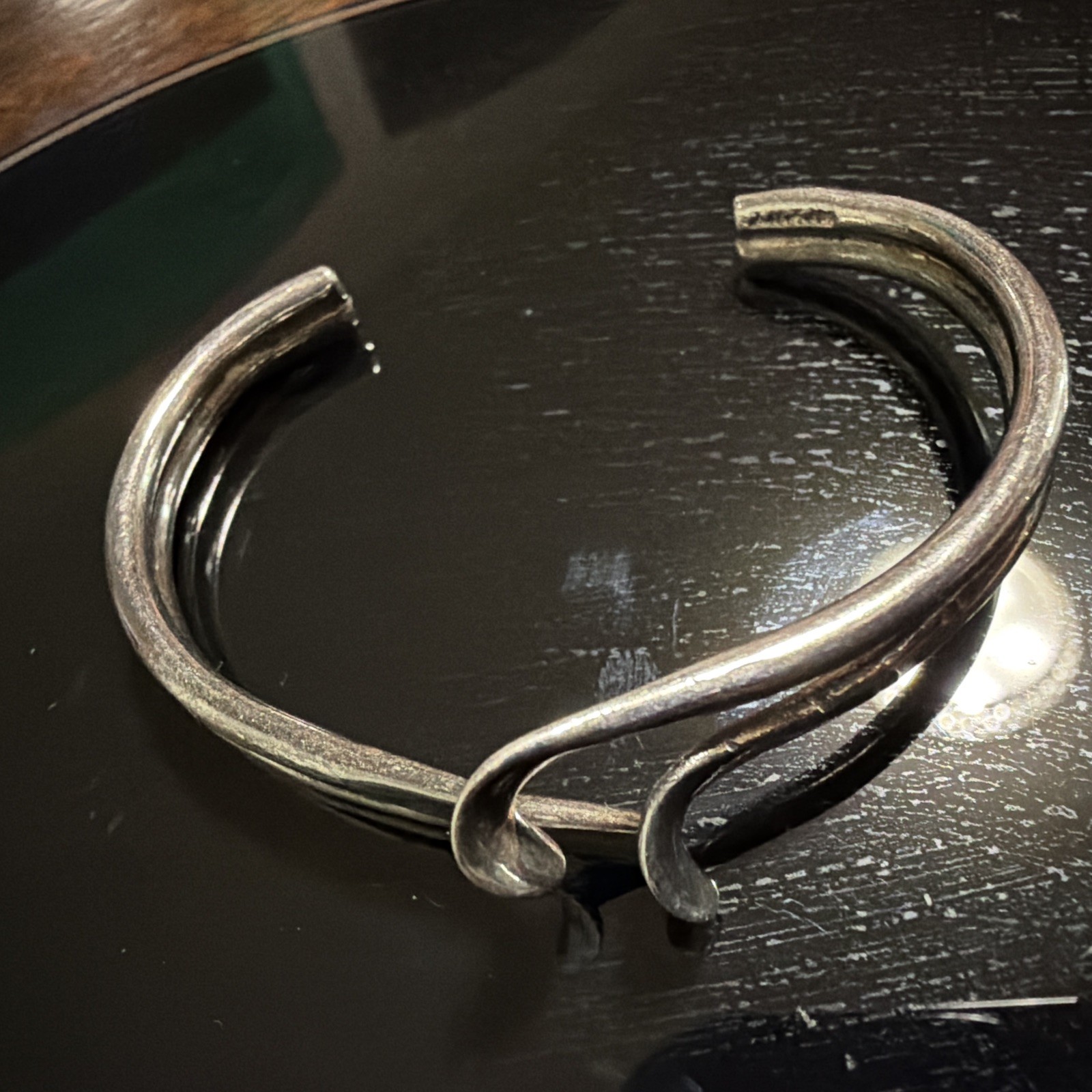 Vintage Modernist Wave Cuff Bracelet – Silver Tone Open Bracelet