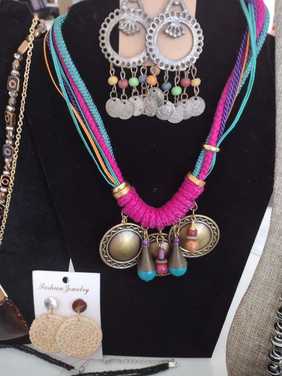The BETTER BOHEMIAN Lot Gold & Silver Tone, Shell, Stone, Bead, 45pc Some Signed