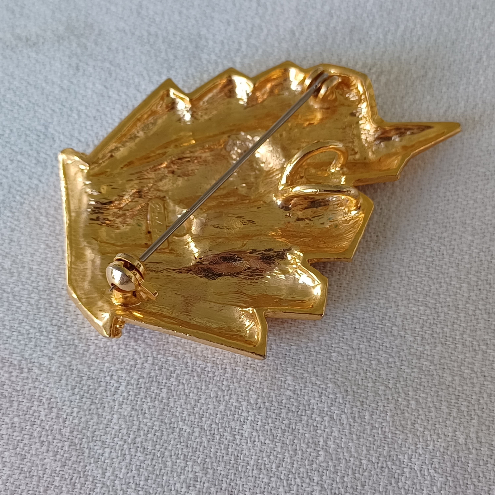 Vintage Park Lane Gold Tone ‘City High Rise Buildings’ Brooch Pin & Pendant 2.5″