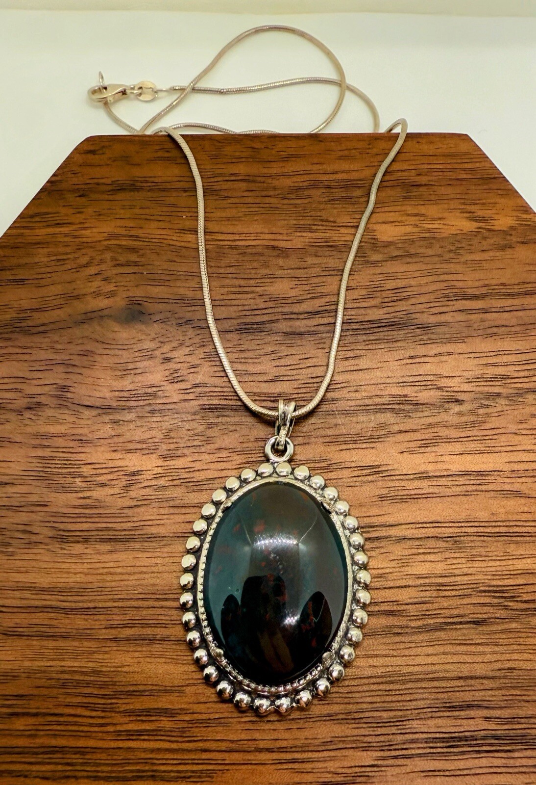 Vintage Sterling Silver Bloodstone Pendant On 18” Sterling Chain Jewelry