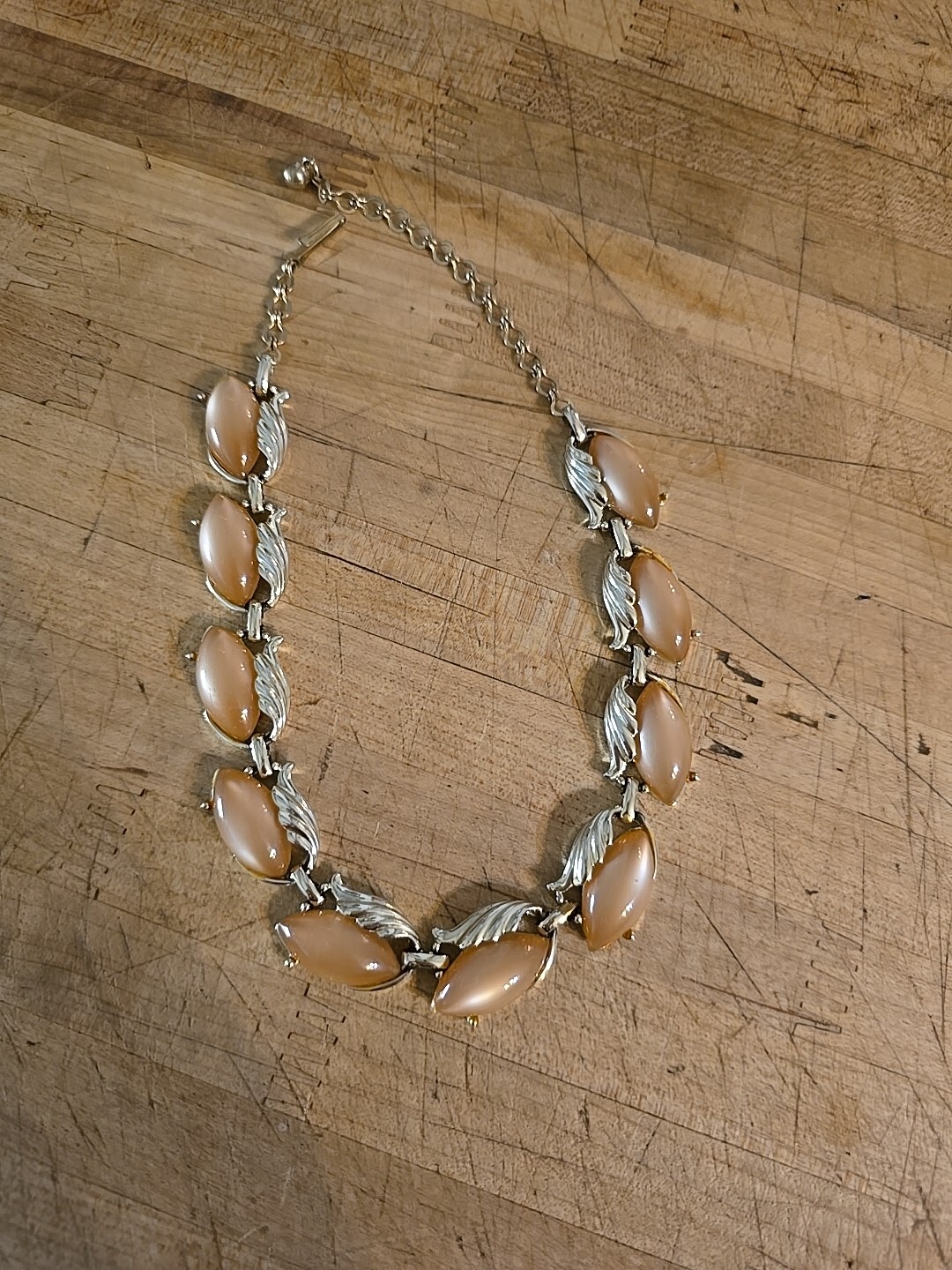 Vintage Gold Toned Brown Moonglow Lucite Necklace 16in
