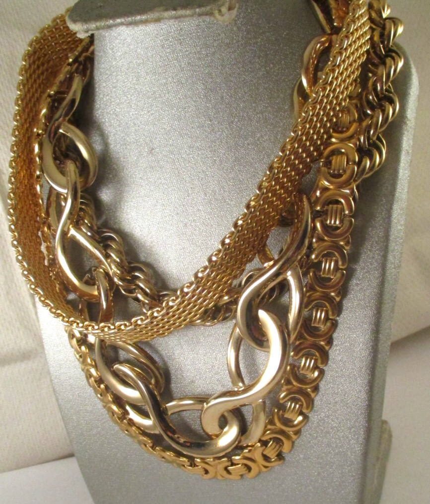 (4) Vintage GOLD TONE PLATED NECKLACES