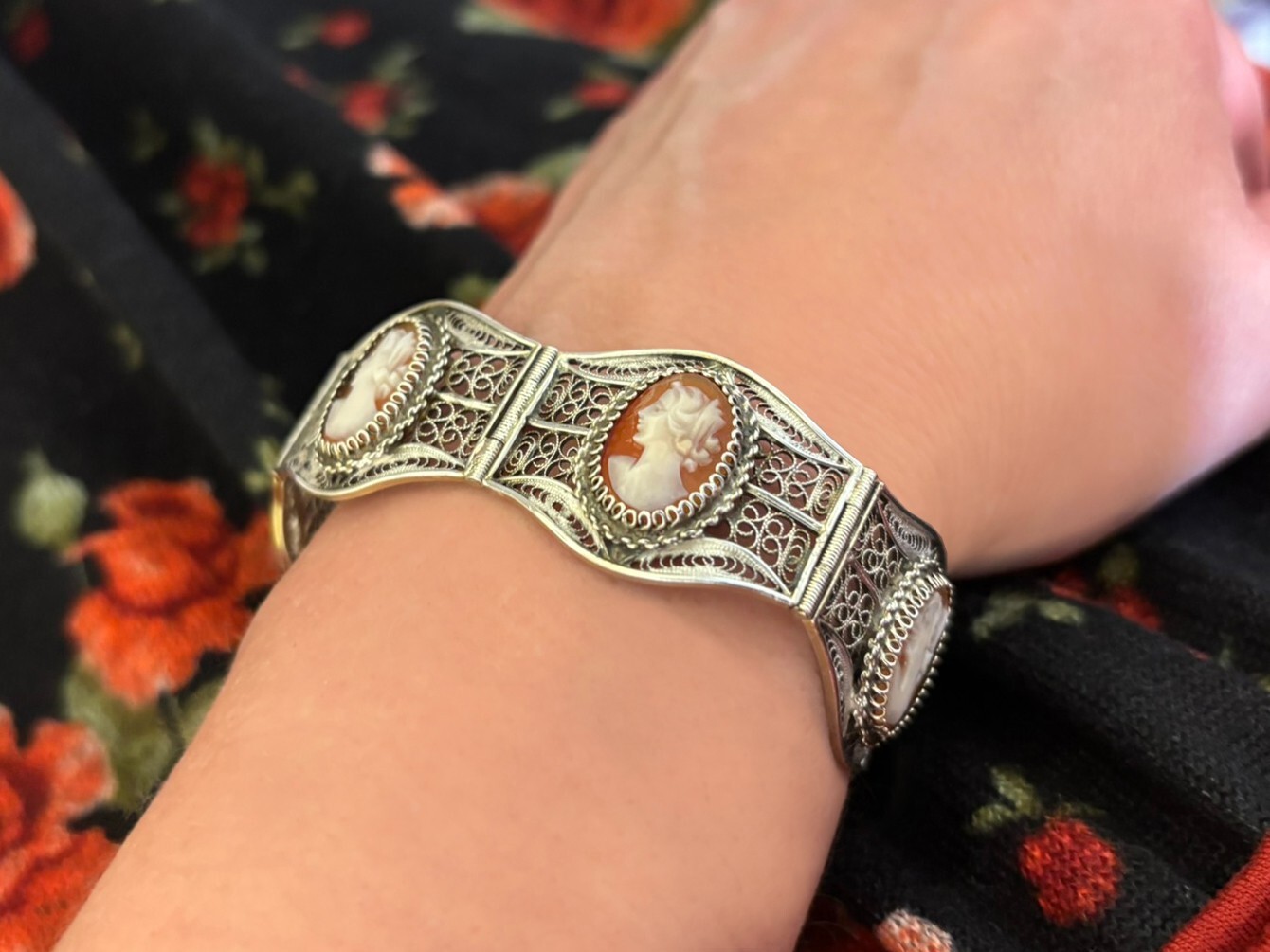 Vintage 6 Cameo Cannetille Bracelet & Cameo Earrings from Italy 800 925 Silver