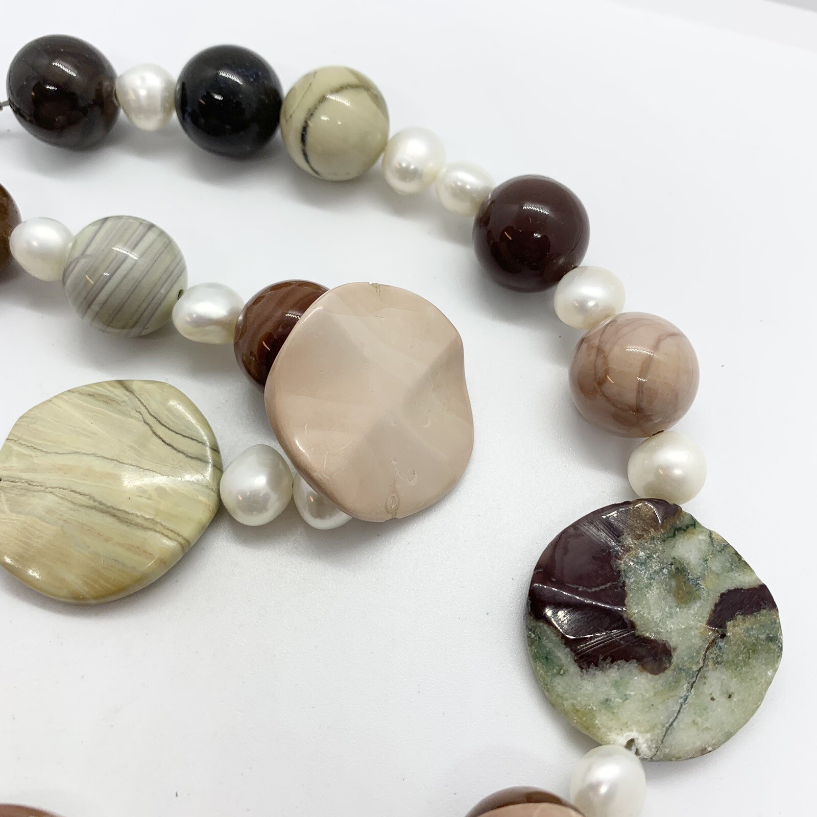 VTG BOHEMIAN NECKLACE CHUNKY MULTICOLOR GLASS STONE PEARL 19” BEADED BOHO BOLD