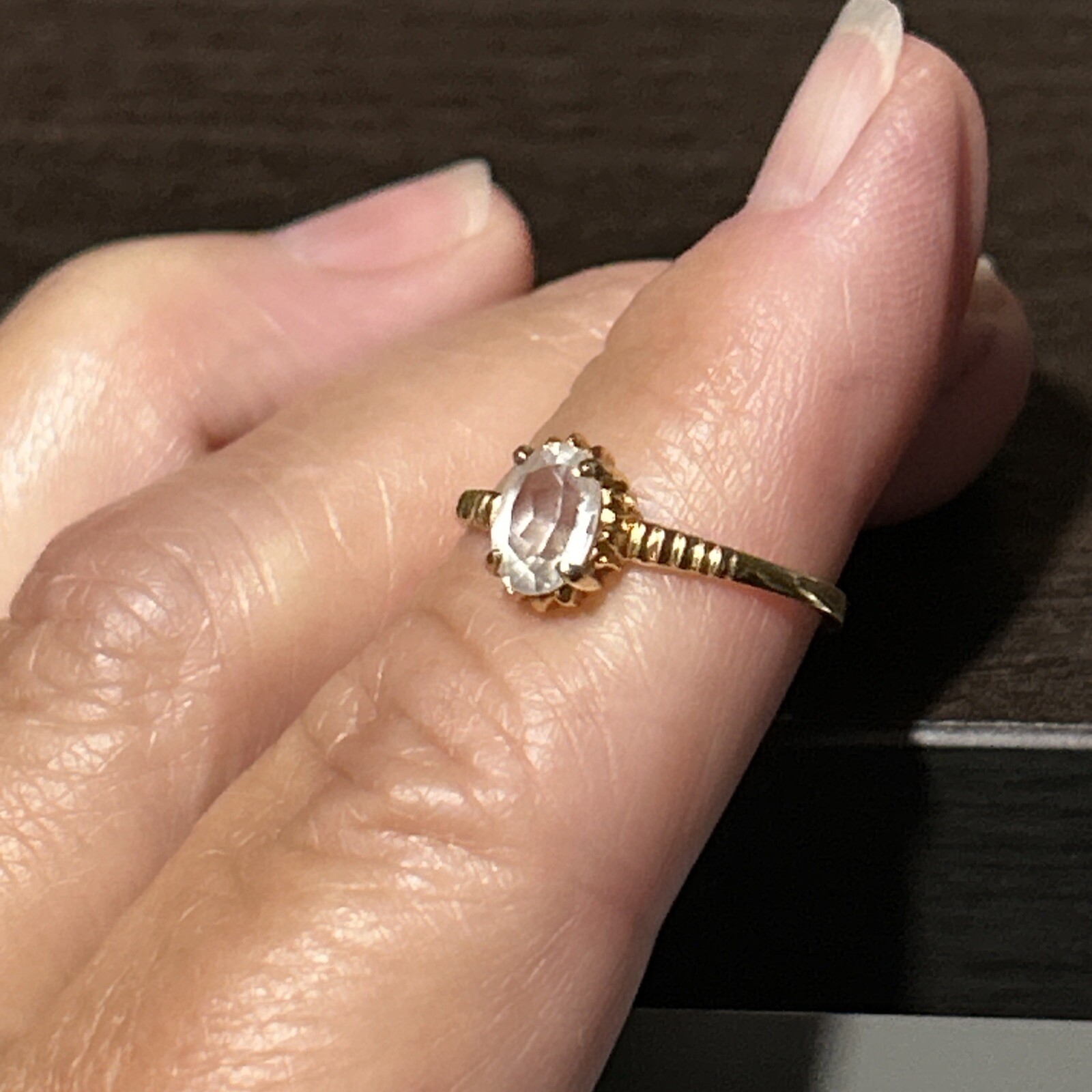 Vintage Signed BDA 10k SOLID Gold Ribbed Sides Ring Paste Clear Stone Size 5.75