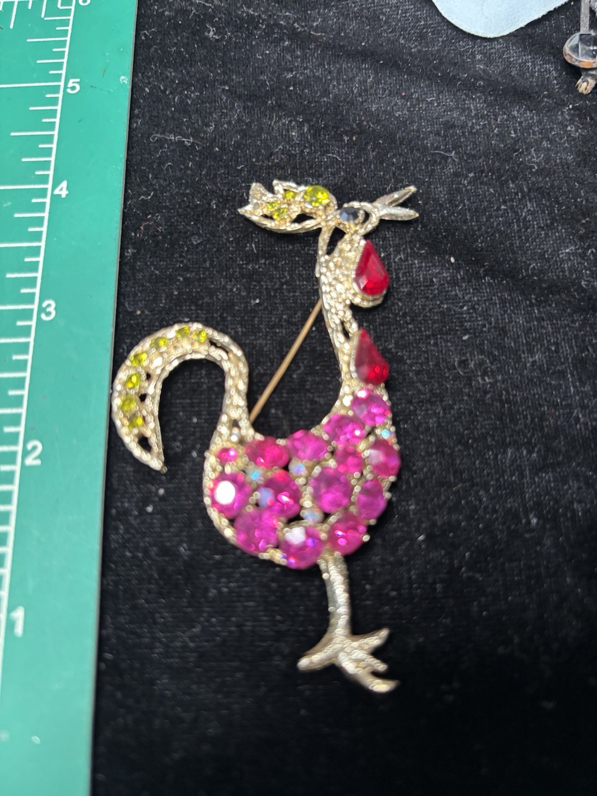 Vintage rooster brooch Green Red pink fuchsia rhinestones
