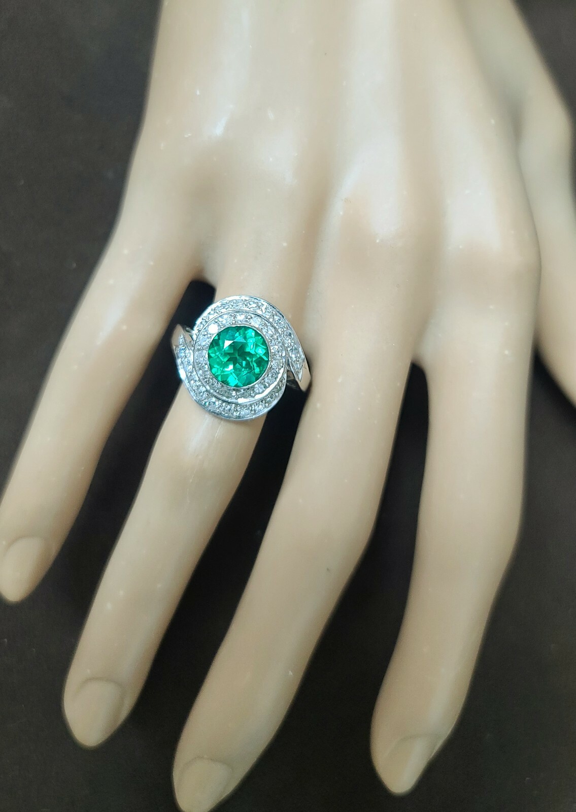 VINTAGE PLATINUM RING 1.52CT. NATURAL GREEN EMERALD ROUND SHAPE CIRC 1940’S