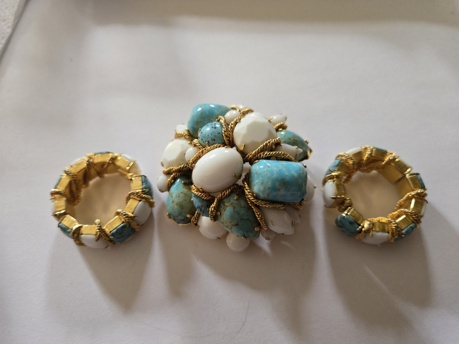 Vintage Vogue Jlry Brooch Pin & Earrings Set Domed Chain Gold Tone Accents