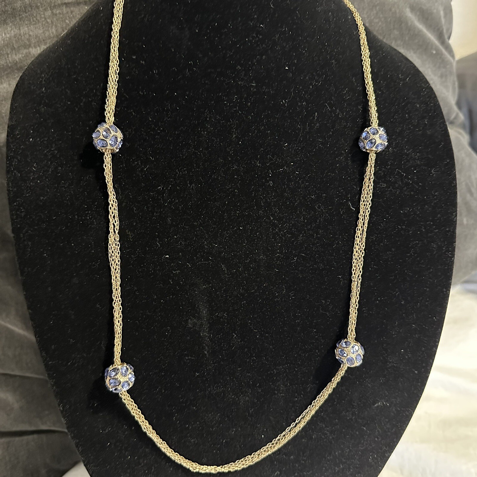 KENNETH JAY LANE SIGNED NECKLACE WITH BLUE CRYSTALS and POUCH