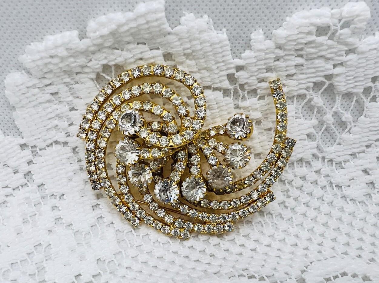 Brooch Vintage Dimensional Spiral Clear Glass Rhinestone Gold Tone MCM 1950’s