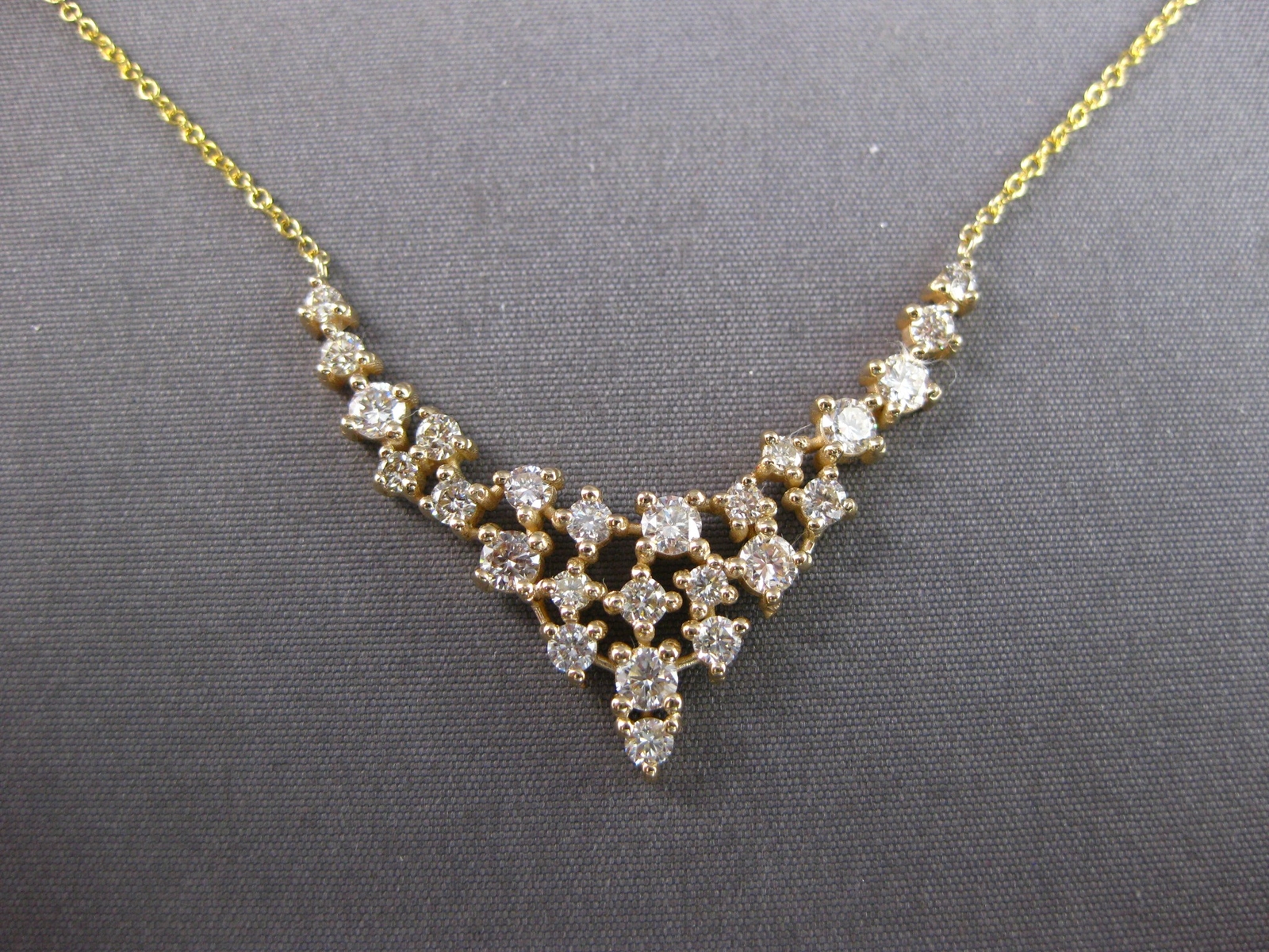 ESTATE LONG 1.52CT DIAMOND 14KT YELLOW GOLD ROUND CLUSTER V SHAPE LOVE NECKLACE