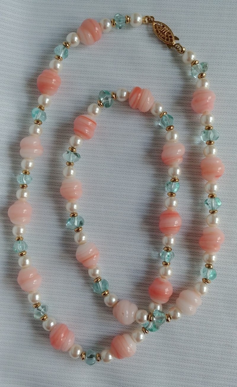Vintage Pink & Blue Beaded Glass & Faux Pearl Pastel Colour 12″ Necklace