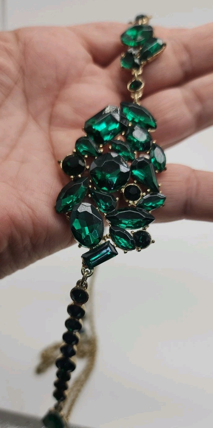 Vintage Emerald Green Rhinestone Crystal Y-drop Gold Tone Necklace 31″