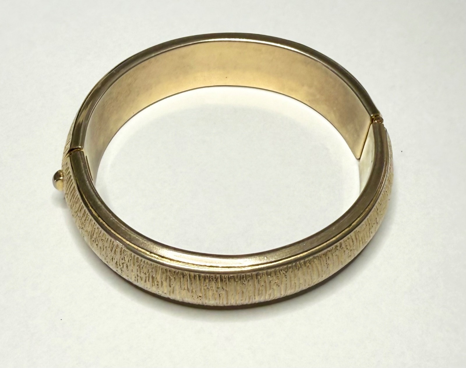 Vintage Gold Textured Oval Cuff Bangle Bracelet Spring Button Closure Hindged