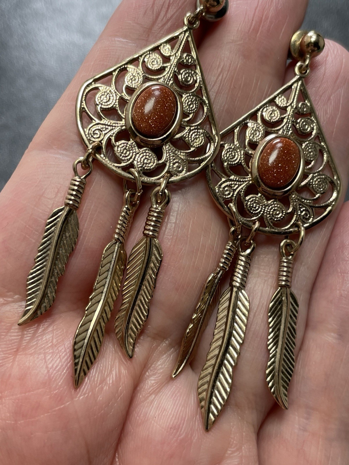 Vintage 2.5” Goldstone Dangle Leaf Feather Gold Tone Dangle Earrings