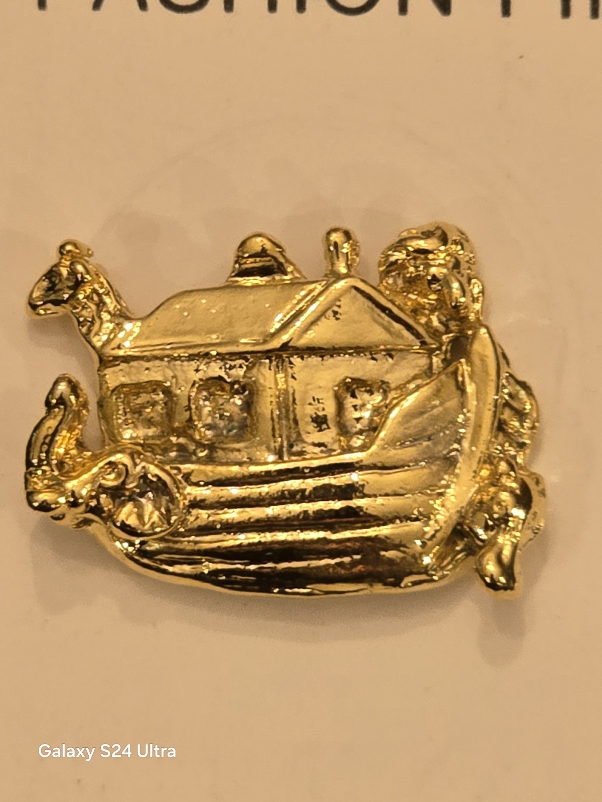 Lot of 4 Noah’s Ark Pin Goldtone. Made In USA New Old Stock