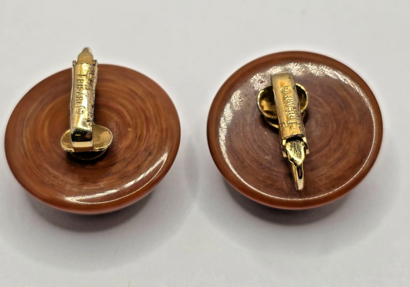 Vintage Crown Trifari Lucite Brown Wood Grain and Gold Tone Clip Earrings
