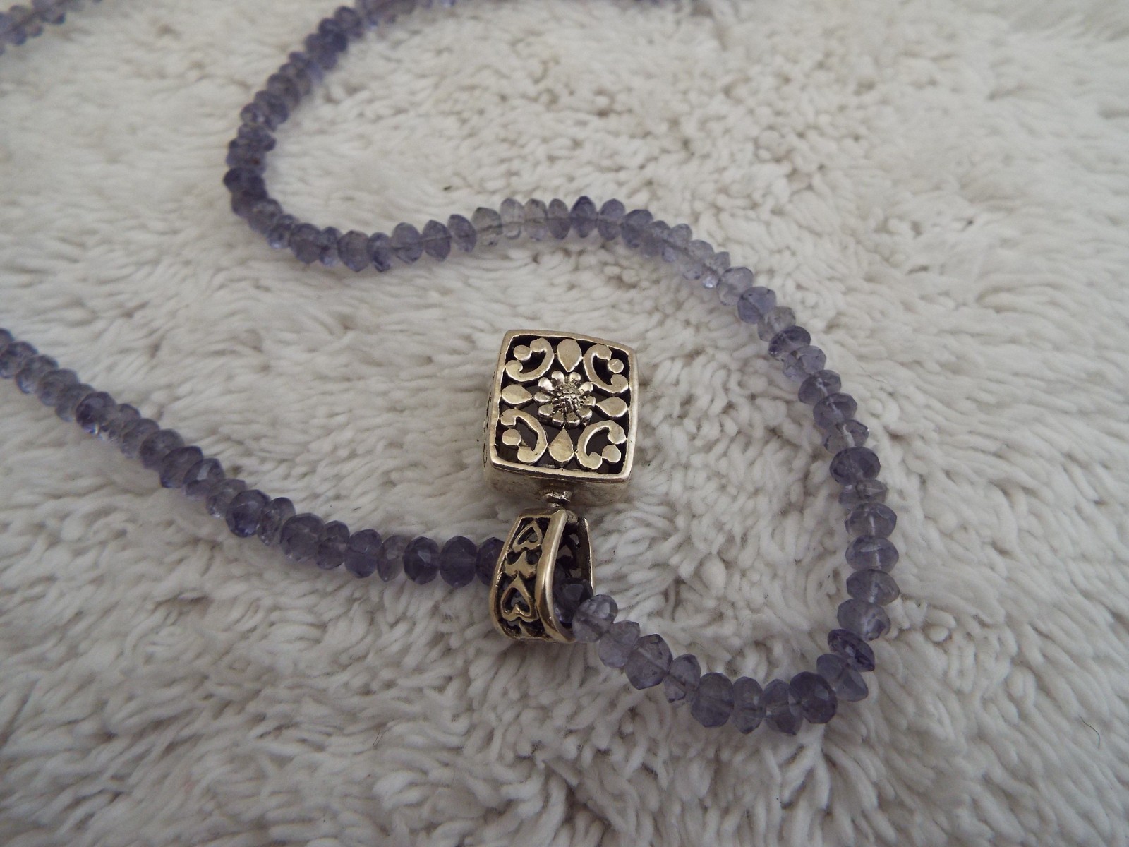 Lavender Iolite Stone Bead Shell Sterling Silver Pendant Necklace (G29)