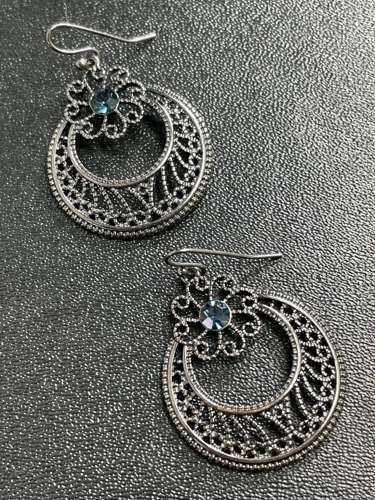 Vintage 1.8” Blue Crystal Rhinestone Silver Tone Metal Dangle Earrings