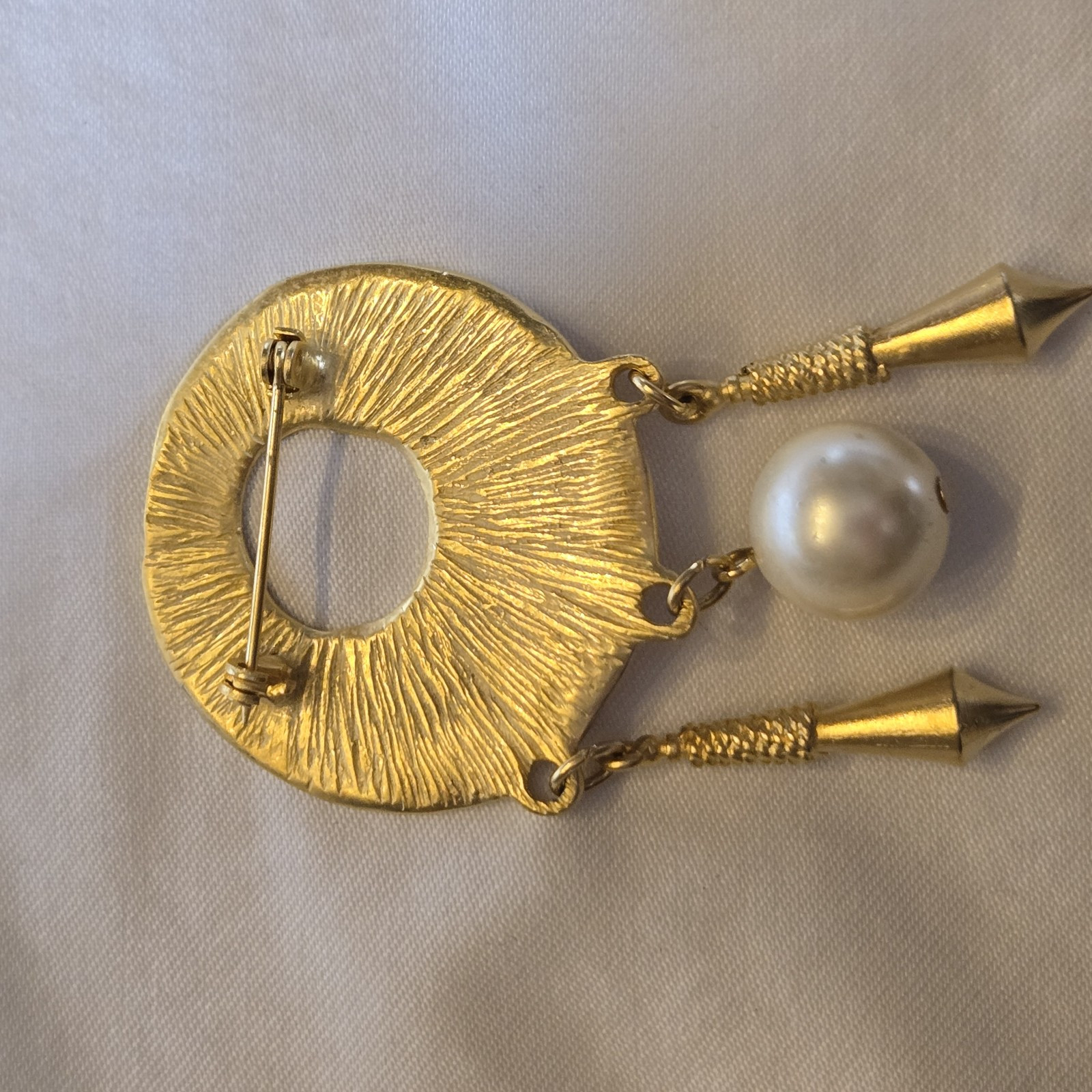 Vtg Brutalist Brooch Faux Pearl Gold Tone Charm Pin