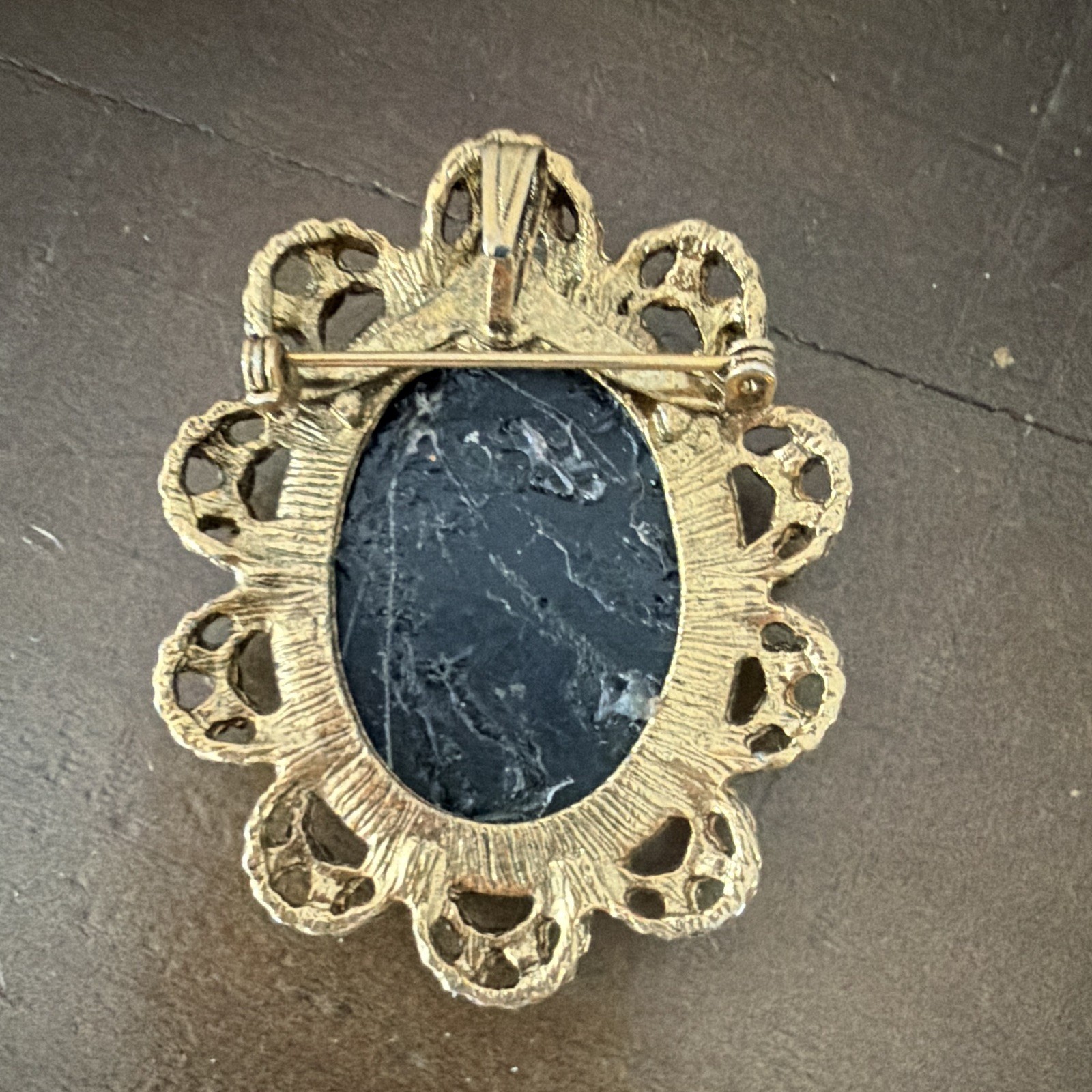 Floral Cameo Brooch Gold Tone Filigree Pearls Oval Flowers & Plants