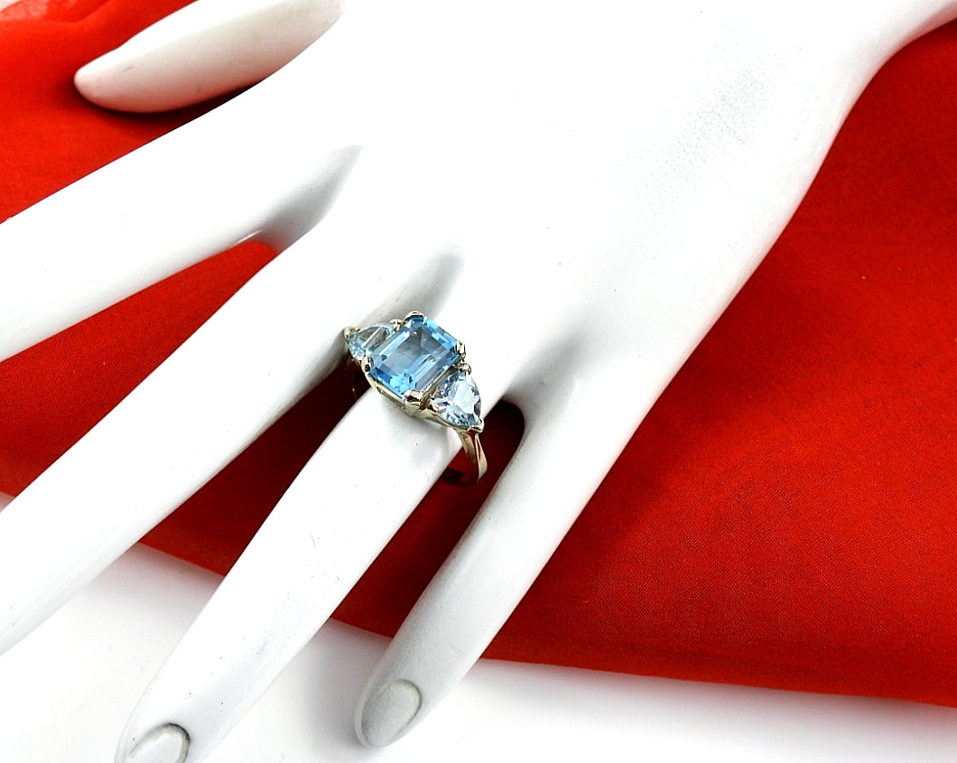 Vintage Solid 10K White Gold Ring 3 Stones Blue Topaz Gemstone Fine Jewelry