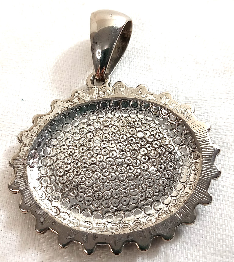 Black Onyx Oval Stone PENDANT Ornate Filigree Silver Tone Metal 1 3/4″ X 2 1/4″