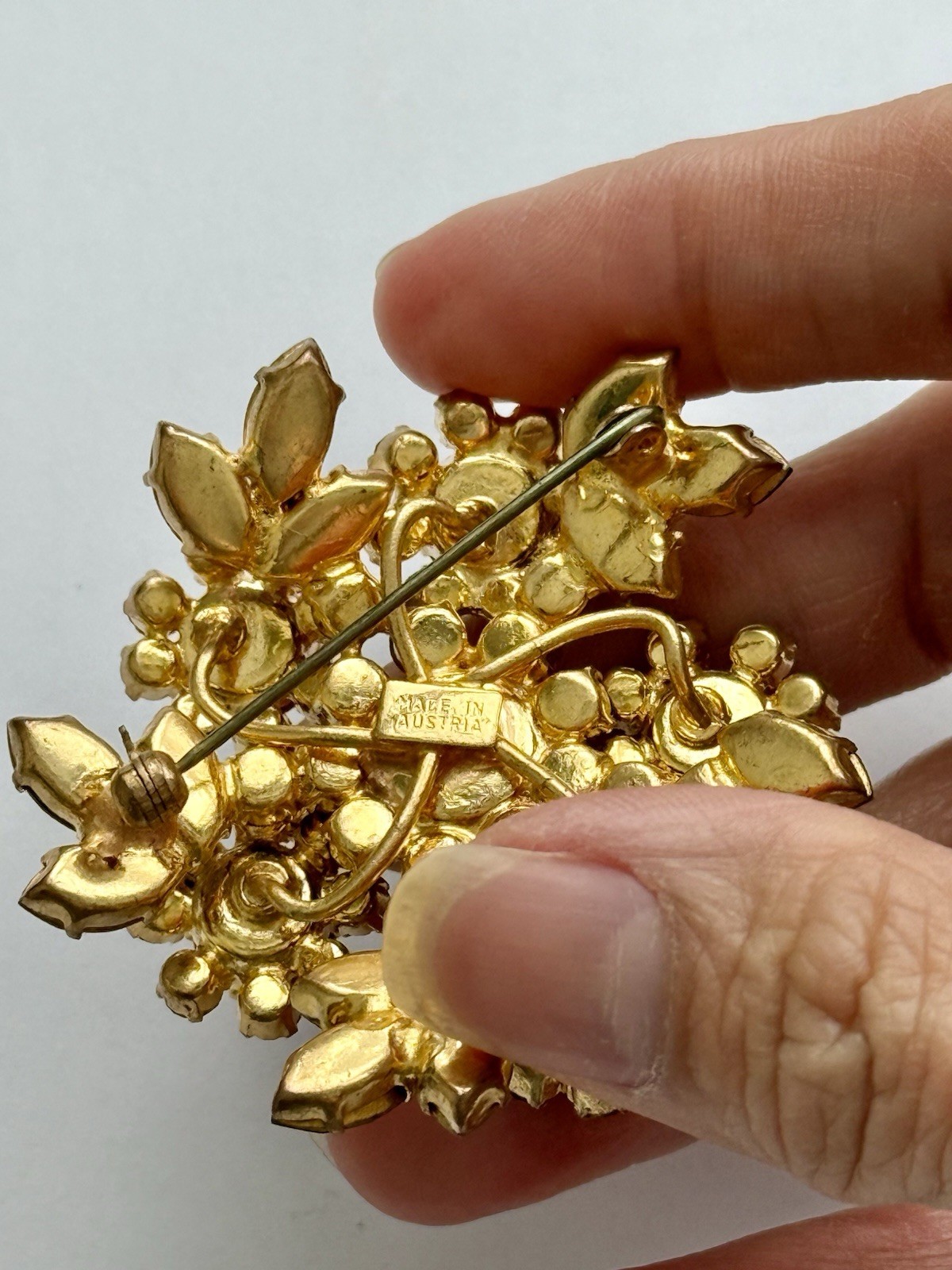 Vintage Signed Austria Gold Tone Flower Purple & Rhinestones Stardust Brooch