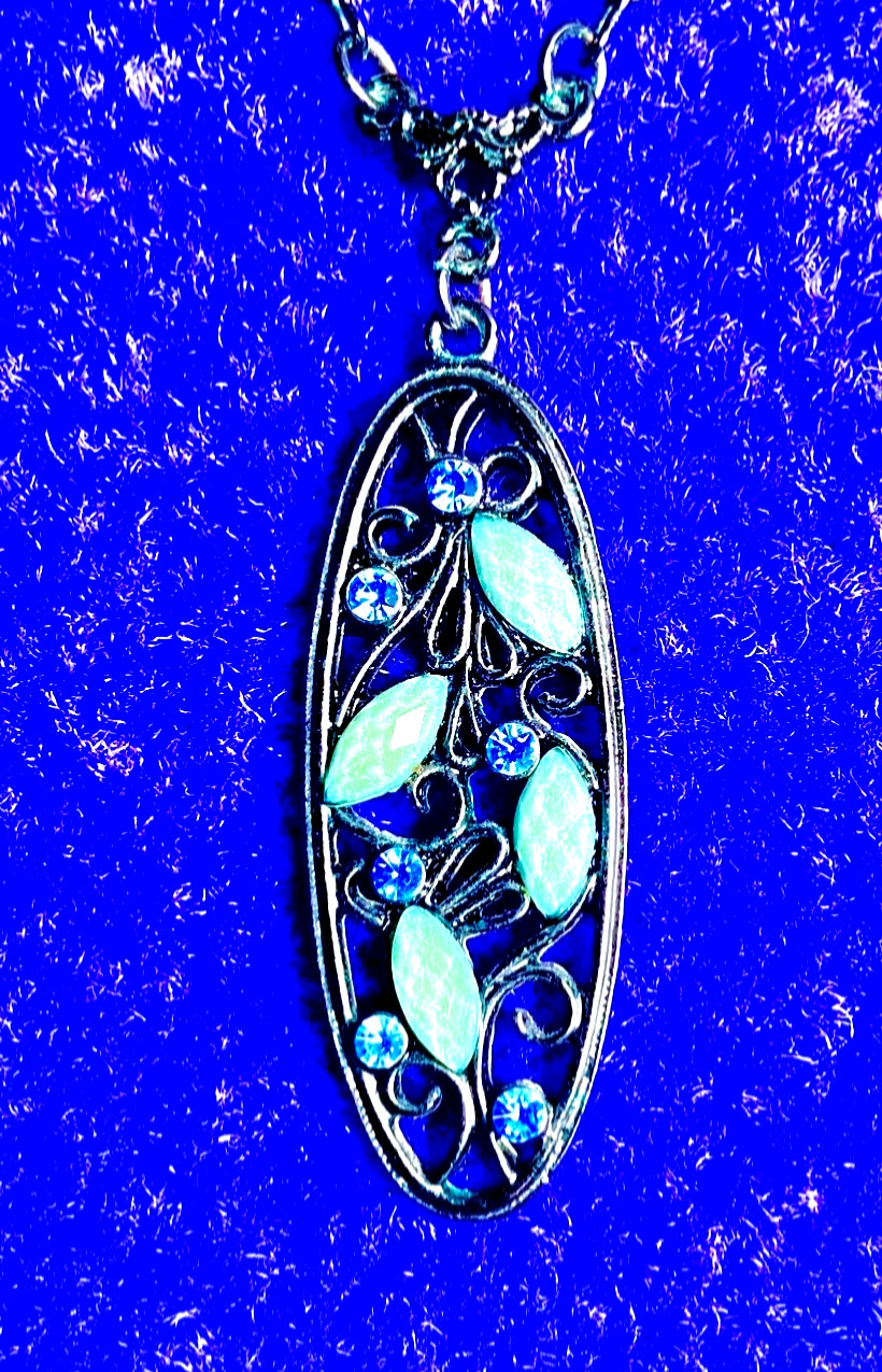 VINTAGE🇺🇸1928 SECRET GARDEN BLUE+IRIDESCENT GREEN AUSTRIAN CRYST NECKLC VG✨VTG