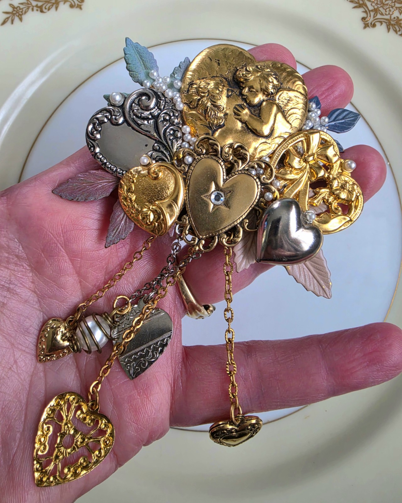 1980s Victorian Revival Vintage Fashion Dopamine Boho Cherub Angel Heart Brooch