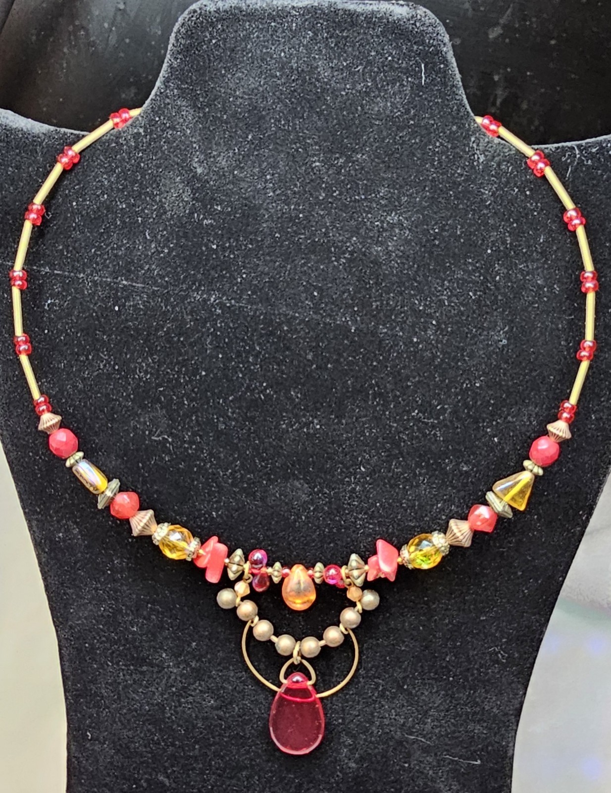 Vintage Treska Memory Wire Necklace Genuine Coral Red Amber Glass Beads Brass…