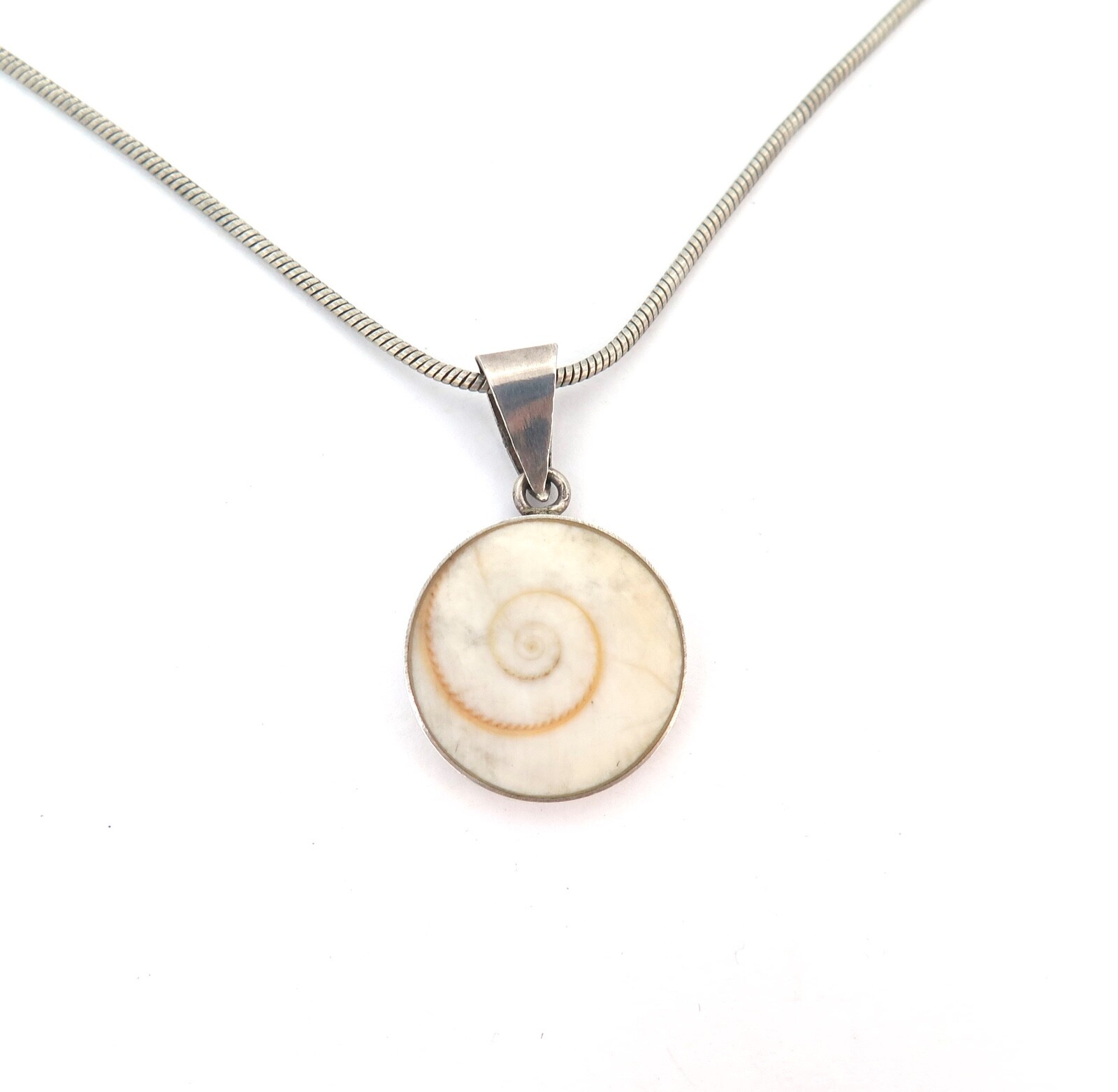 .Vintage Sterling Silver Shiva Shell Necklace Length 45 cm 7.3g