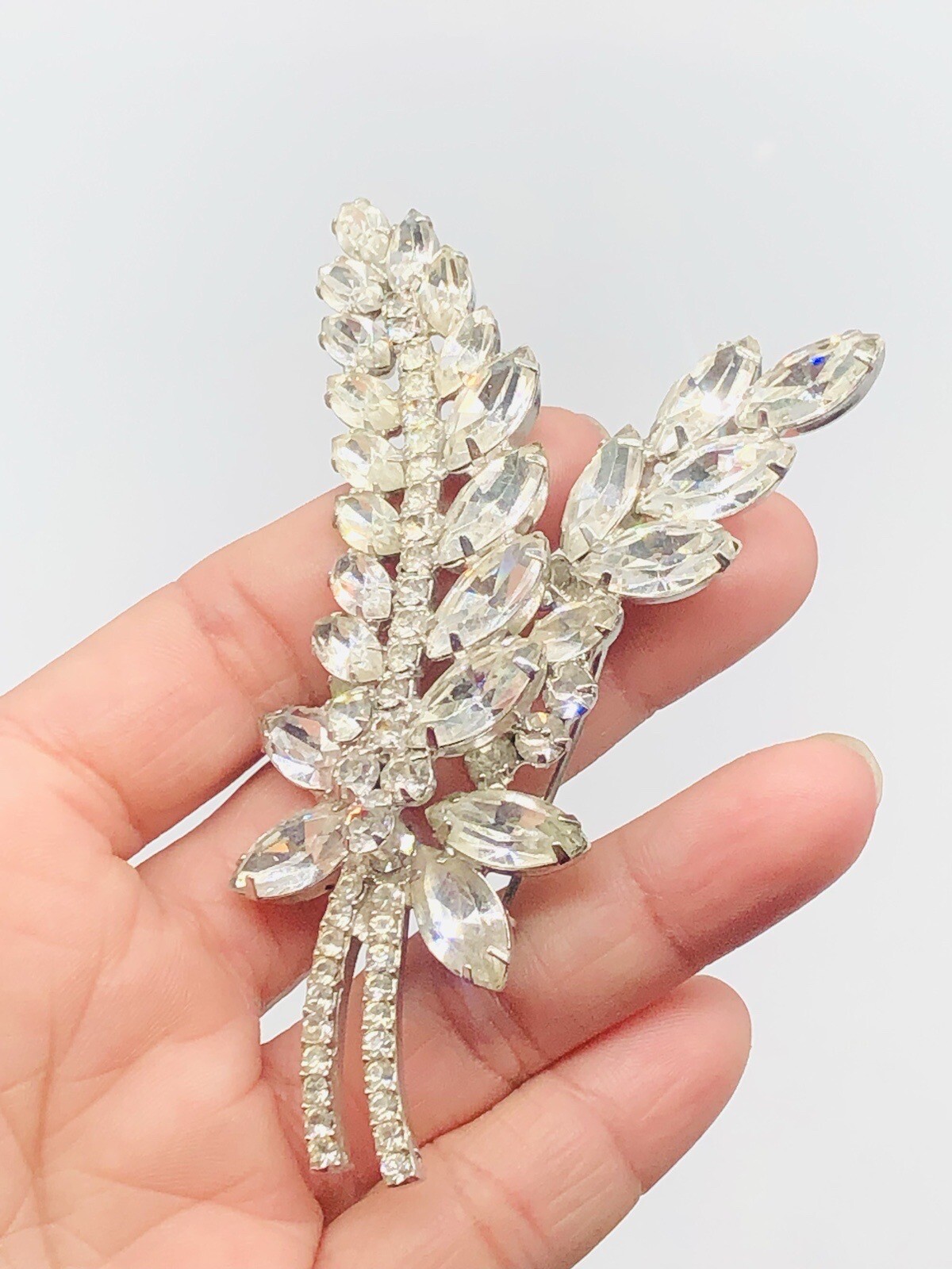 Vtg Unmarked JULIANA Clear Glass Rhinestone Double 2 Leaf Flower Big Brooch Pin