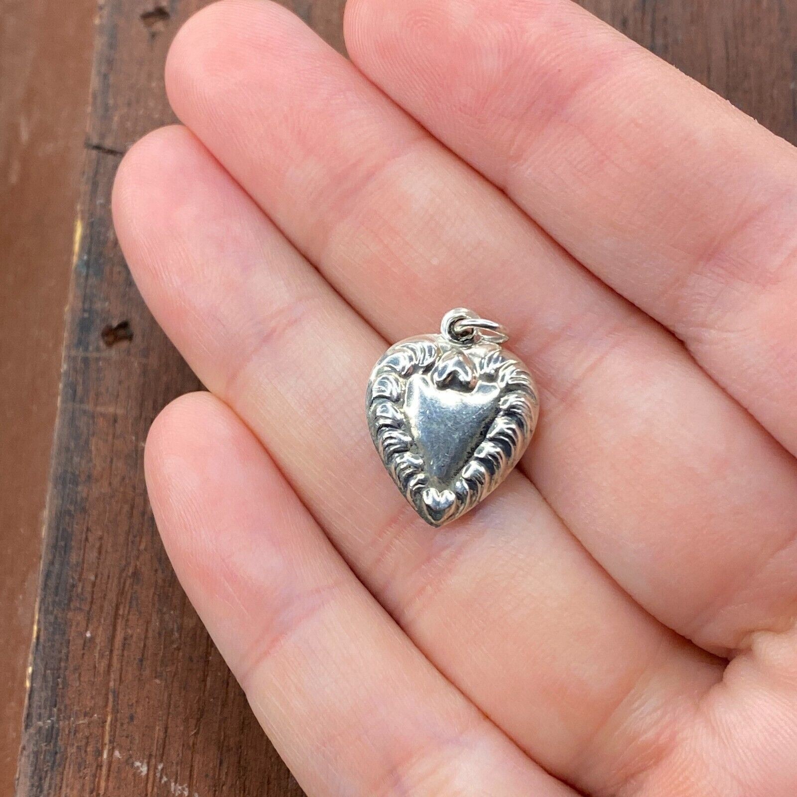 Vintage 925 Sterling Silver Swirl Ribbon Edge Puffy Heart Pendant Bracelet Charm