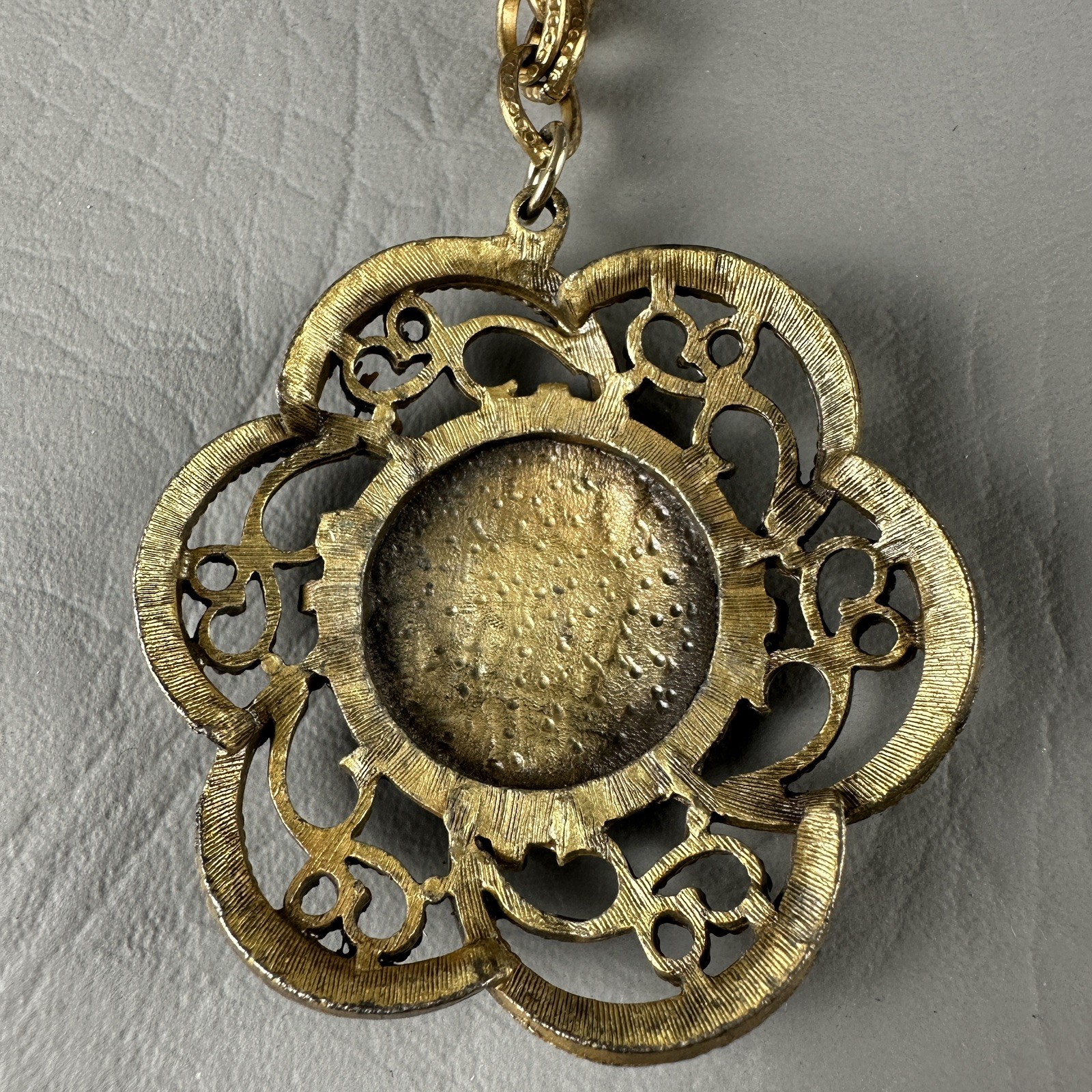 Vintage Medallion Necklace Gold Tone Coin Filigree Pendant Heraldic 35″