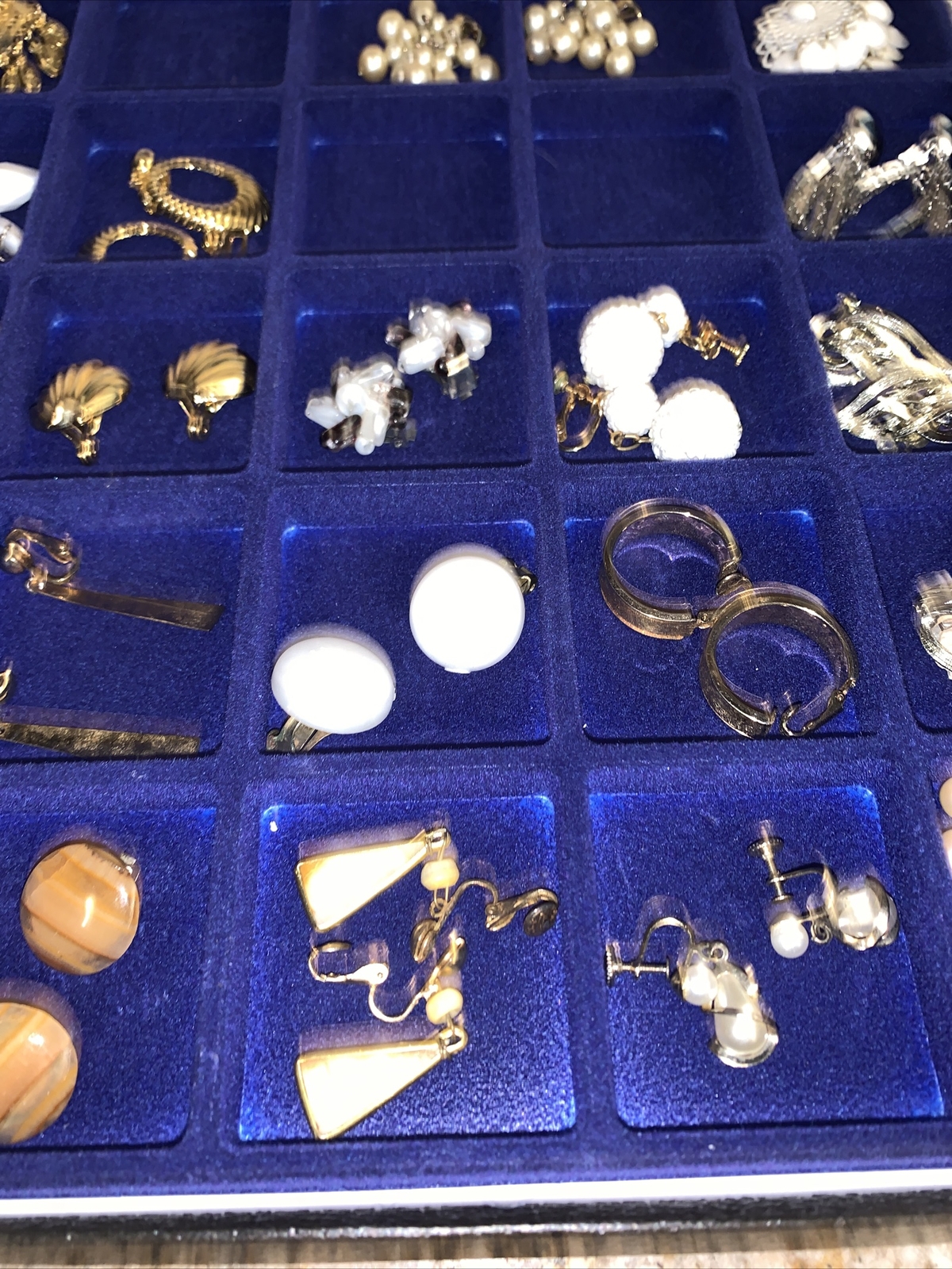 VINTAGE Estate lot CLIP ON Earrings 1950’s through 1980’s LOT OF 27 #m9